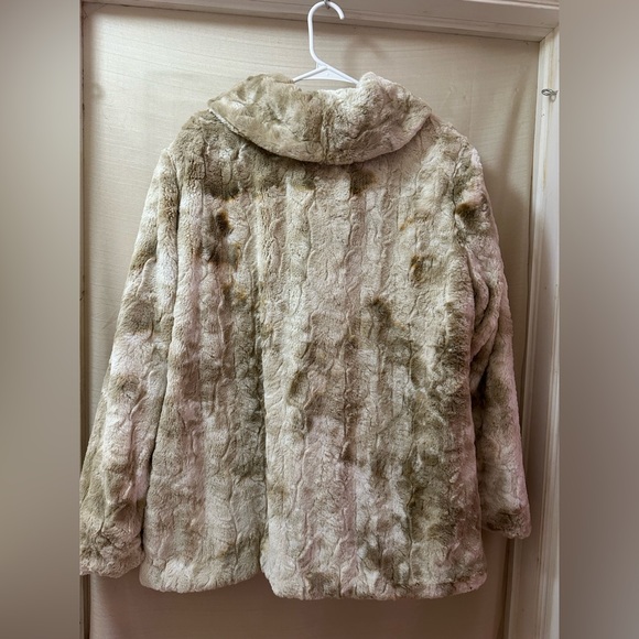 Dennis by Dennis Basso Faux Fur Jacket Women’s Large Neutral Plush Coat - Picture 9 of 10